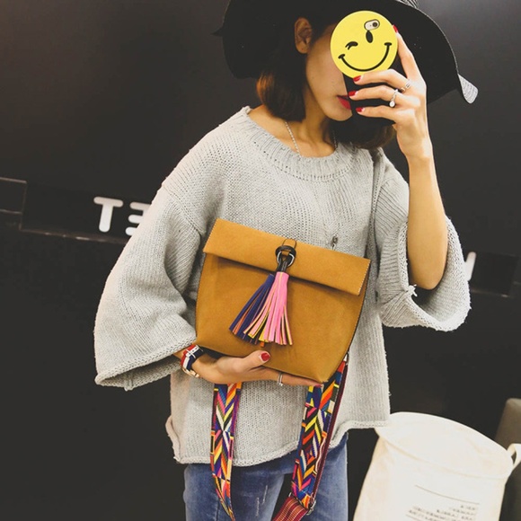 C'est la Vie Boutique Handbags - Just In 🆕C'est la Vie Boutique Vol. 2 Tassel Bag